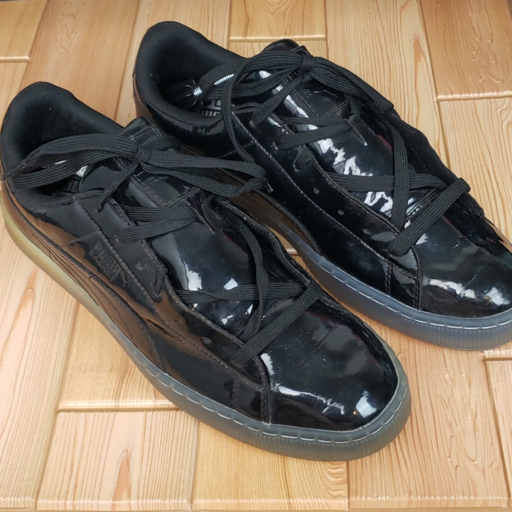 PUMA BLACK PATENT LEATHER SNEAKERS
